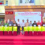 Trao 500 phần quà Tết cho hộ khó khăn tại phường Cát Lái