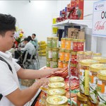 Tết Bính Ngọ 2026: Khi hàng Việt 'lên ngôi' trên sóng nước Cửu Long