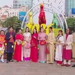 Rực rỡ áo dài Việt trước thềm khai mạc Đường hoa Nguyễn Huệ