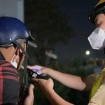 CSGT kiểm tra nồng độ cồn ngay từ Mùng 1 - không "nới tay vì Tết"!