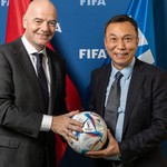 Chủ tịch và Tổng thư ký FIFA gửi quà đặc biệt đến Chủ tịch VFF Trần Quốc Tuấn: Chúc tết tài lộc…