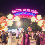 Đường hoa và đường sách Tết Bính Ngọ 2026 thu hút đông đảo người dân TP. Hồ Chí Minh