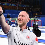 Brad Jacobs giành Huy chương vàng bi đá trên băng tại Olympic 2026