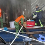 Cháy tàu du lịch ở Cát Bà, 32 người thoát nạn