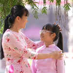 Người chung quanh ta: Ấm áp đầu năm mới với câu chuyện "áo dài không đồng"