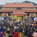 Hàng vạn du khách đến chùa Ba Vàng dự Lễ khai xuân Bính Ngọ 2026