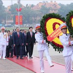 Lãnh đạo Đảng, Nhà nước viếng Chủ tịch Hồ Chí Minh nhân kỷ niệm 96 năm Ngày thành lập Đảng