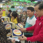 Hội Chữ thập đỏ TP. Hồ Chí Minh: Mang Tết nhân ái đến với 200 hộ gia đình khó khăn