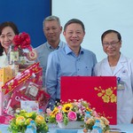 Lãnh đạo TP. Hồ Chí Minh thăm và chúc Tết các đơn vị, cá nhân tiêu biểu Xuân Bính Ngọ 2026