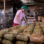 Nhộn nhịp mùa sản xuất bánh, mứt, quà quê Tết