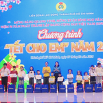 Lan tỏa yêu thương từ 100 phần quà Tết dành cho con em công nhân lao động