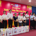 700 phần quà Tết gửi gắm hơi ấm gia đình đến sinh viên học tập tại TP. Hồ Chí Minh