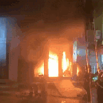 Cháy nhà ở TP. Hồ Chí Minh, cảnh sát lao vào lửa dữ cứu 4 người dân thoát nạn