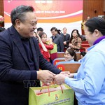 Chăm lo Tết cho người có công, người lao động khó khăn trên cả nước