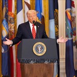 Mỹ: Đảng Dân chủ đề xuất bãi bỏ Điều 122 để hạn chế quyền áp thuế của Tổng thống