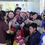 Tập 2 "Mái ấm gia đình Việt" trao gần 600 triệu đến các em nhỏ khó khăn