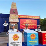 Rộn ràng ngày hội non sông ở Trường Sa