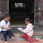 Mái ấm gia đình Việt: Chồng qua đời, người vợ bệnh tật gồng gánh nuôi ba con nhỏ