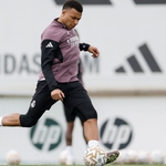 Mbappe sẵn sàng cho trận derby gặp Atletico Madrid