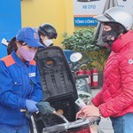 Miễn thuế bảo vệ môi trường, tiêu thụ đặc biệt, VAT với xăng dầu đến ngày 15/4