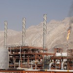 Giá dầu thế giới tăng gần 20%, vượt 110 USD/thùng