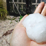 Mưa đá to bằng nắm tay ở Bắc Hà, Lào Cai