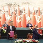 Việt Nam và Trung Quốc ký 32 văn kiện hợp tác
