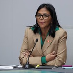 Mỹ dỡ bỏ trừng phạt Tổng thống lâm thời Venezuela Delcy Rodriguez