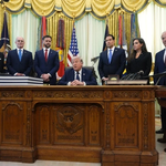 Israel và Li-băng ngừng bắn thêm ba tuần