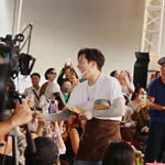 Song Luân, Anh Tú bán bánh gây quỹ giúp trẻ em "Mái ấm gia đình Việt"