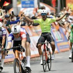 Cái ngoắc tay của Phạm Lê Xuân Lộc đã đưa Đặng Thành Được lên đỉnh vinh quang chặng 21 như thế nào?