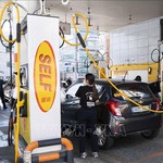 Các nước tập trung giảm áp lực từ giá xăng dầu