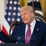 Tổng thống Trump lên tiếng sau khi chiến đấu cơ Mỹ đầu tiên bị bắn hạ trên bầu trời Iran