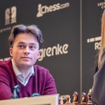 Vượt qua Carlsen, kỳ thủ 21 tuổi vô địch giải Freestyle Chess