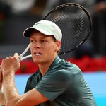 Vào bán kết Madrid Open, Jannik Sinner thiết lập cột mốc mới trong sự nghiệp