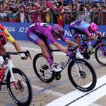 Giro d’Italia 2026: Paul Magnier thắng chặng 3 đầy kịch tính