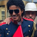 Phim tiểu sử Michael Jackson càn quét phòng vé toàn cầu với 700 triệu USD