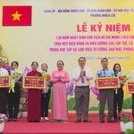 Phường Nhiêu Lộc trao Huy hiệu Đảng và tuyên dương các điển hình học tập, làm theo Bác