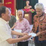 Trao kinh phí hỗ trợ cho thương binh, bệnh binh