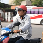 Người chung quanh ta | Tập 30: Người xe ôm 20 năm lặng lẽ nhặt đinh trên đường