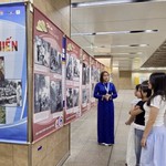 Triển lãm 'Trẻ em thời chiến' lần đầu được tổ chức tại ga metro số 1 TP. Hồ Chí Minh