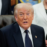 Ông Trump tạm dừng chiến dịch hỗ trợ tàu thuyền qua eo biển Hormuz