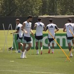 Messi và đội tuyển Argentina trở lại sân tập