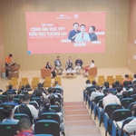 Phụ huynh và học sinh lớp 12 tham gia hội thảo định hướng tương lai tại Trường Đại học FPT TP. Hồ Chí Minh