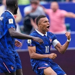 Mbappé lập cú đúp trong trận thứ 100, đưa Pháp vào vòng 1/16