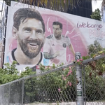 Triển lãm tranh vẽ tường graffiti hưởng ứng World Cup