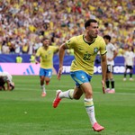 Brazil thắng nghẹt thở, Nhật Bản dừng bước