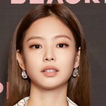 Jennie (BLACKPINK) lại tạo địa chấn: "Dracula" chiếm lĩnh Top 10 Billboard