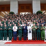 Thủ tướng tặng Bằng khen cho tập thể, cá nhân thực hiện nhiệm vụ tại Venezuela