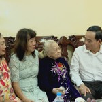 Bí thư Thành ủy TP. Hồ Chí Minh thăm Mẹ Việt Nam Anh hùng và gia đình chính sách